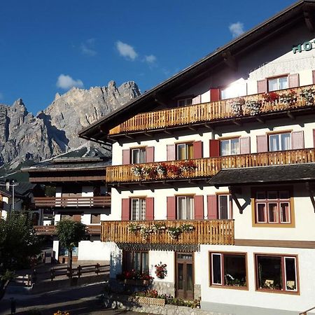 Hotel Bellaria - Cortina D'Ampezzo Exterior foto