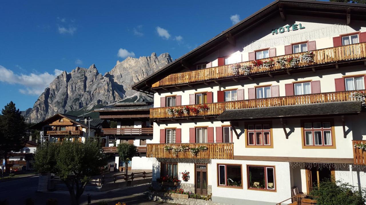 Hotel Bellaria - Cortina D'Ampezzo Exterior foto