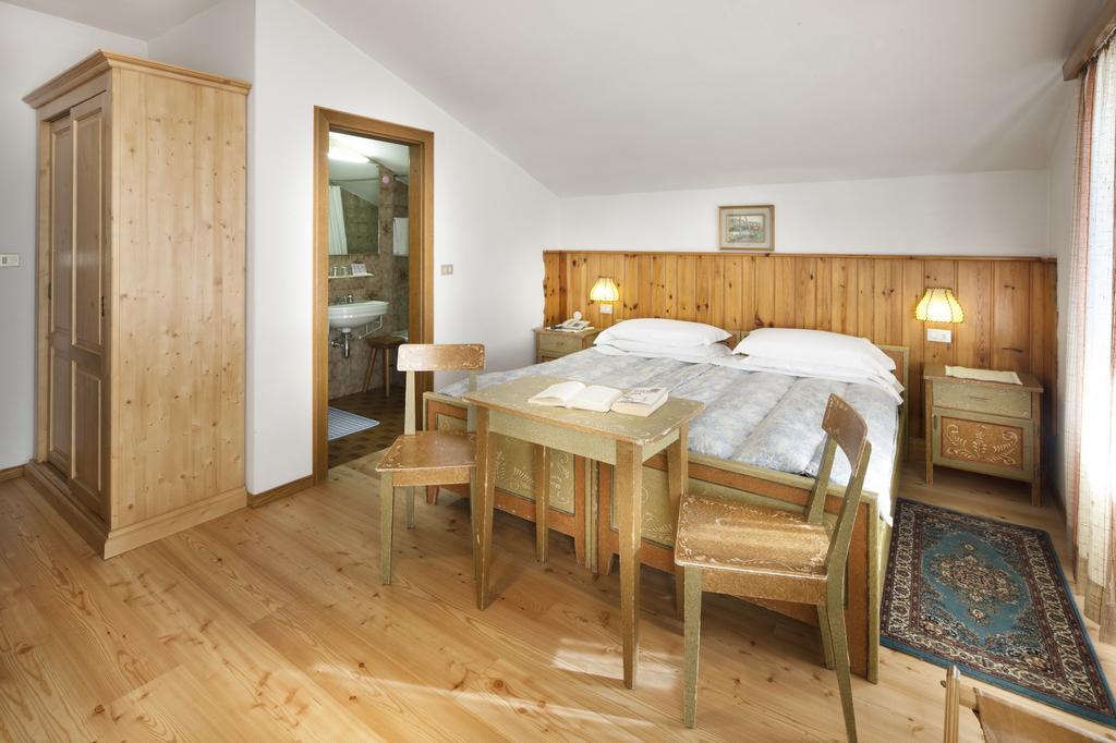 Hotel Bellaria - Cortina D'Ampezzo Zimmer foto